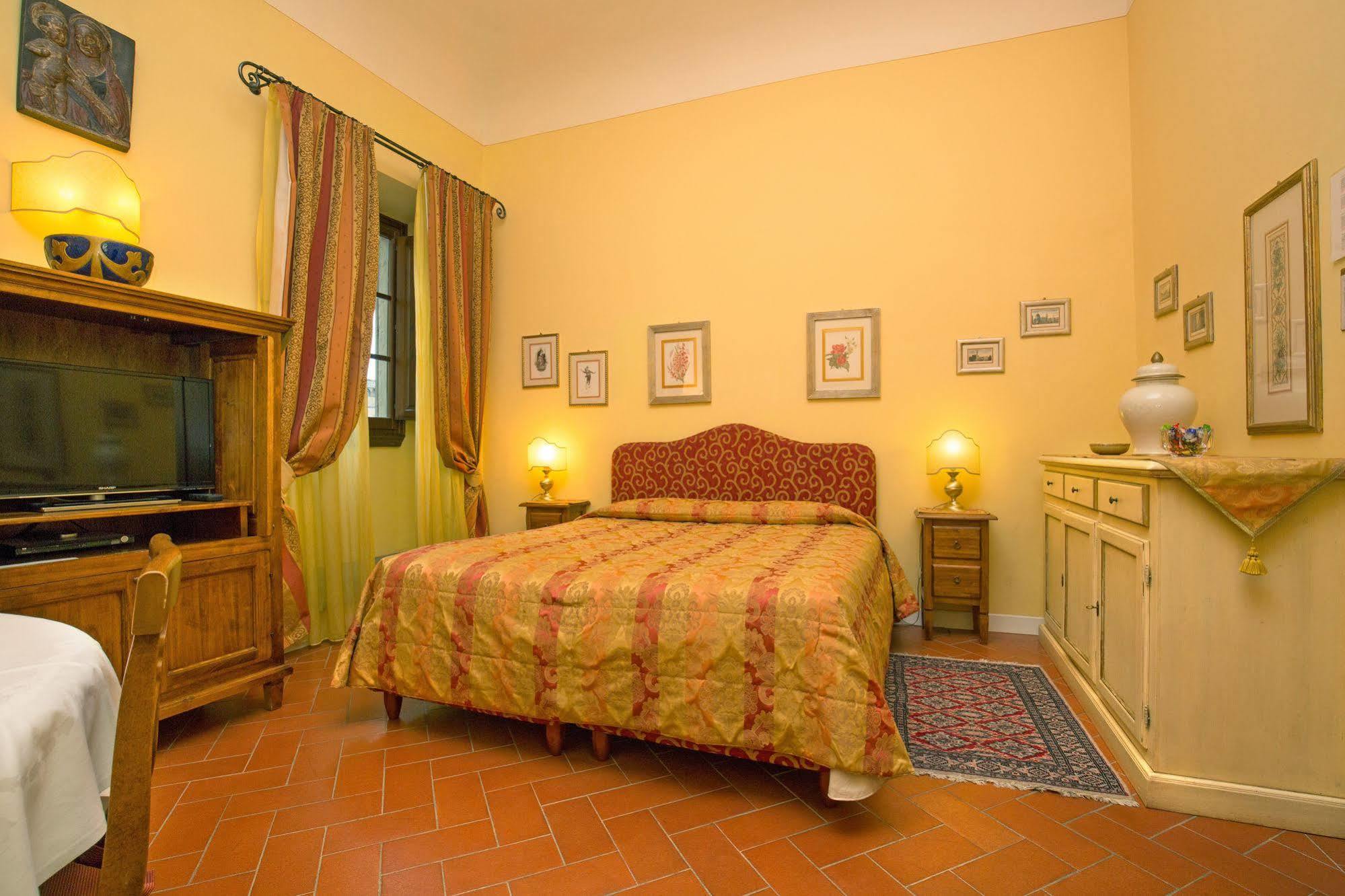 La Casa Del Garbo - Luxury Rooms&suite Bed and breakfast 3*
