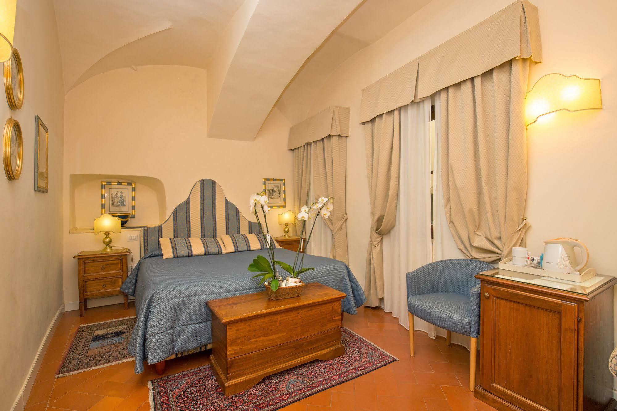 La Casa Del Garbo - Luxury Rooms&suite Bed and breakfast