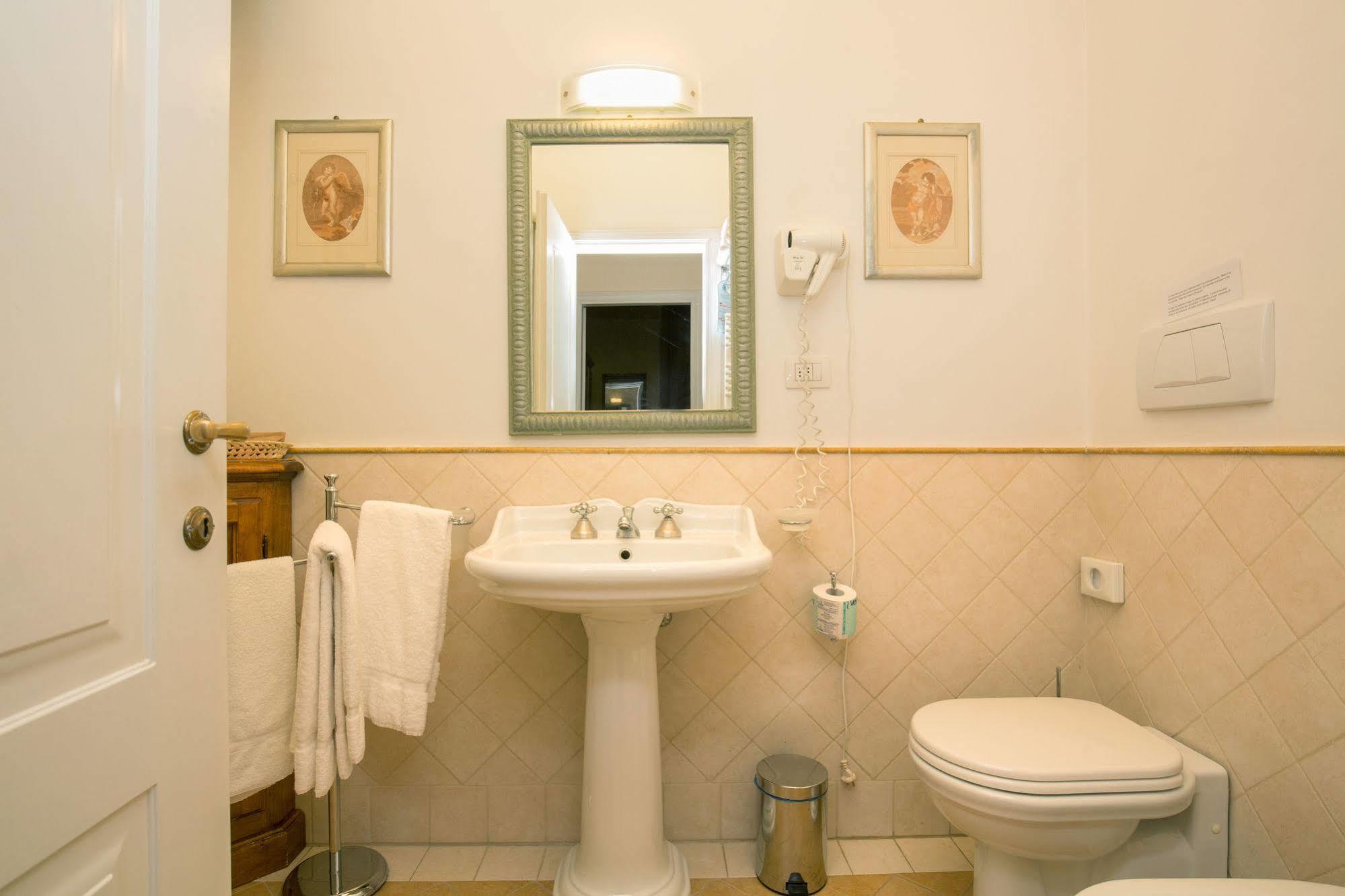 La Casa Del Garbo - Luxury Rooms&suite Bed and breakfast
